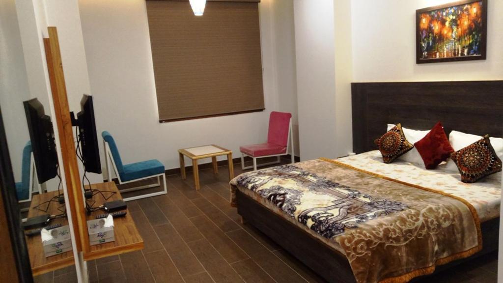 Alankrita Suites & Party Halls Meerut Zewnętrze zdjęcie